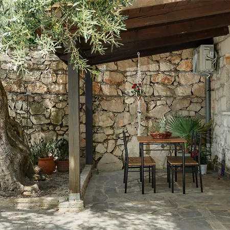 Apartment Orama Stone - Authentic Hospitality In A Historical Location, By Zantewize *