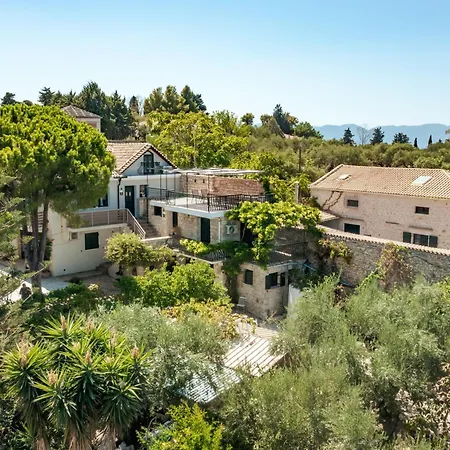 Orama Stone - Authentic Hospitality In A Historical Location, By Zantewize Apartman