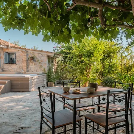 Orama Stone - Authentic Hospitality In A Historical Location, By Zantewize 자킨토스 타운