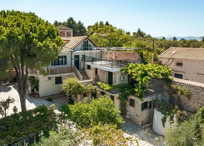 Orama Stone - Authentic Hospitality In A Historical Location, By Zantewize *